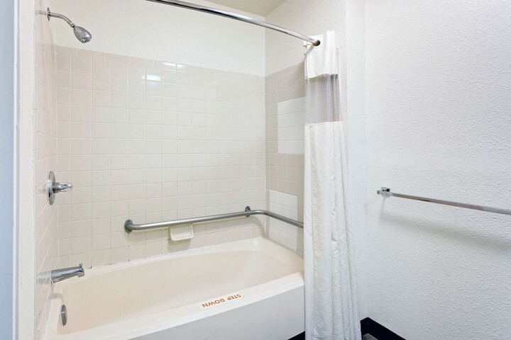 Room 15 of 21