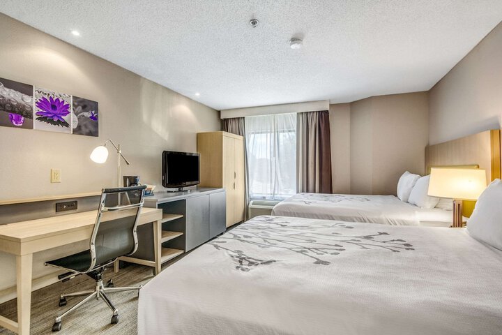 Room 18 of 34