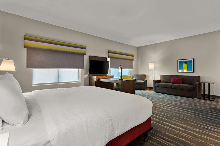 Room 32 of 61