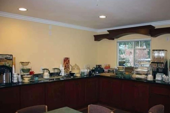 Breakfast/Coffee Service 10 of 10