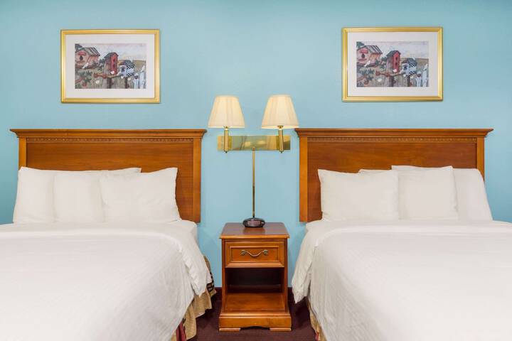 Room 8 of 25