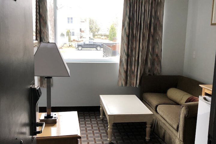 Room 76 of 93