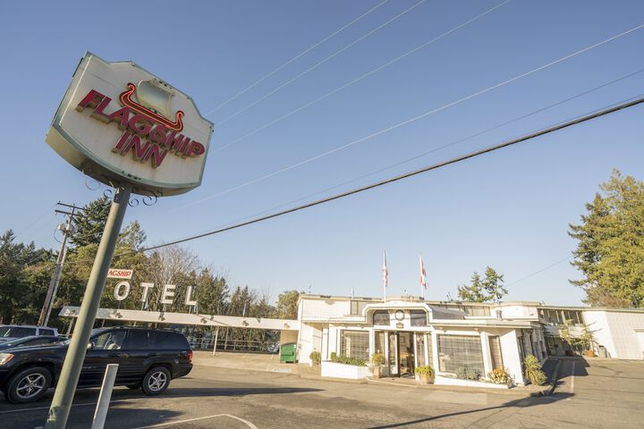 Flagship Inn