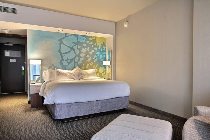 Room 34 of 70
