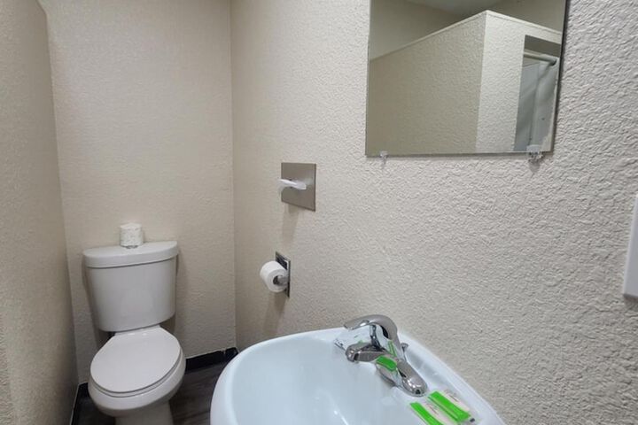 Room 11 of 23
