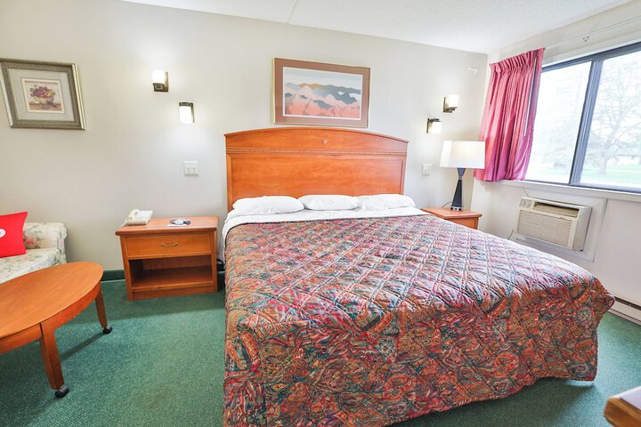 OYO Hotel Pipestone MN Canterbury Park