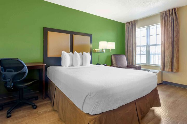 Room 18 of 27