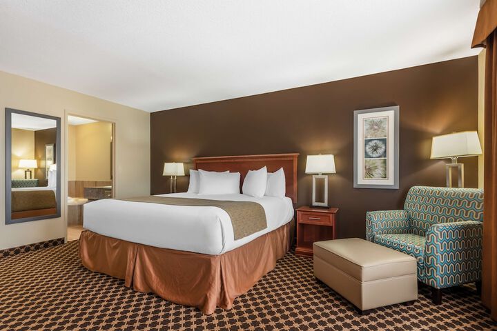Best Western Strathmore Inn