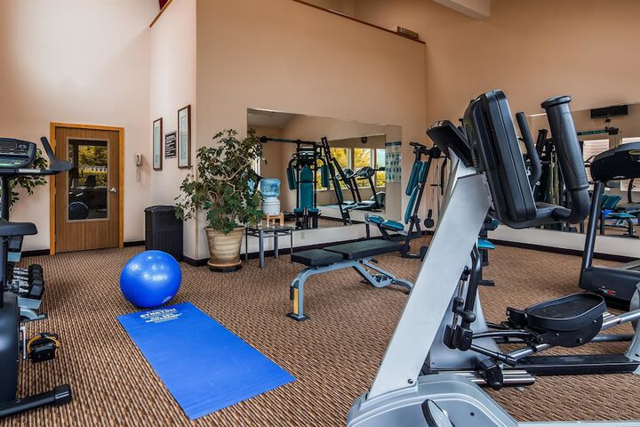 Best Western Plus Landmark Inn
