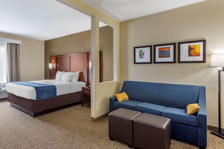 Room 32 of 38