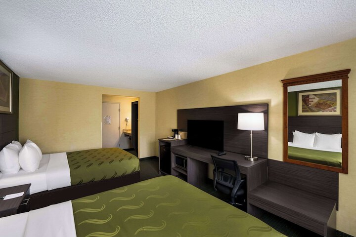 Room 27 of 37
