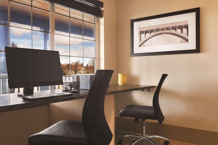 Business Center 30 of 30