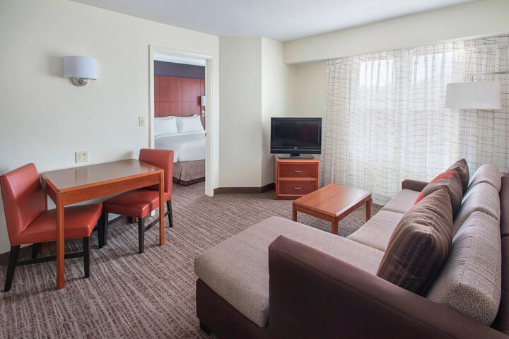 Room 9 of 19