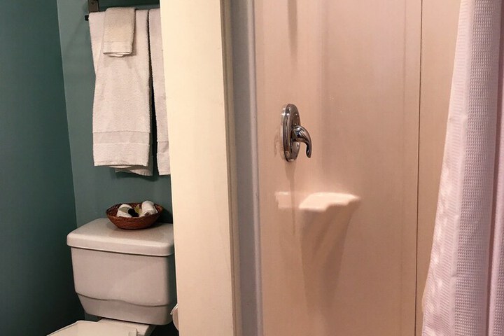 Room 5 of 28