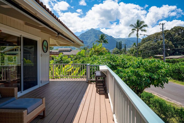 Hale Naninoa 5 Bedroom Home by RedAwning