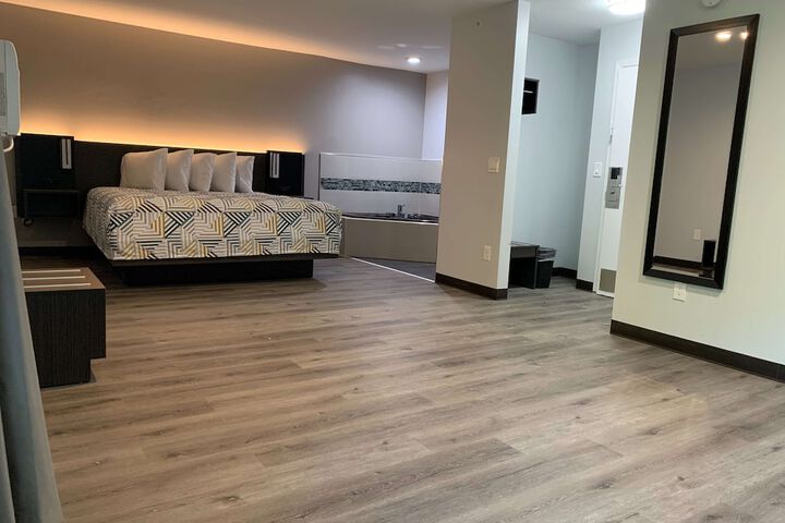 Room 16 of 19