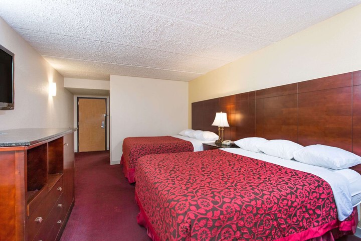 Room 9 of 15
