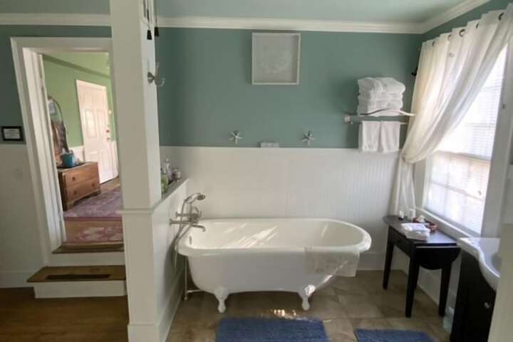 Room 10 of 29