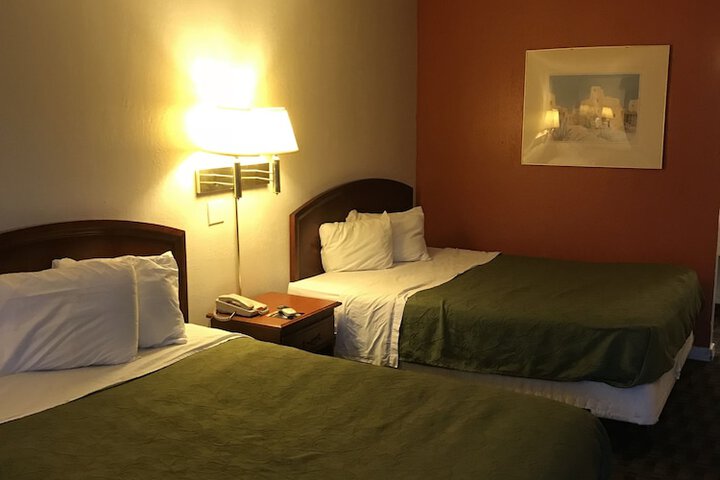 Room 27 of 33