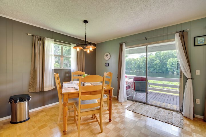Docks + Balcony: Peaceful River Abode in Dunnellon