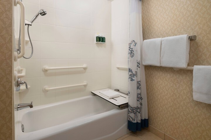 Room 14 of 30