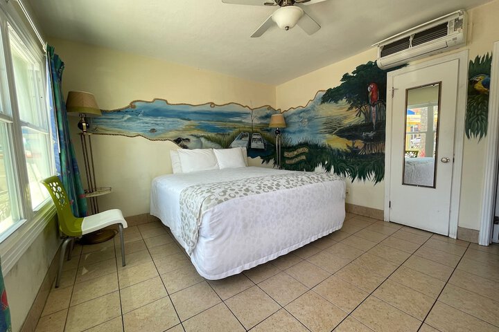 Room 28 of 62