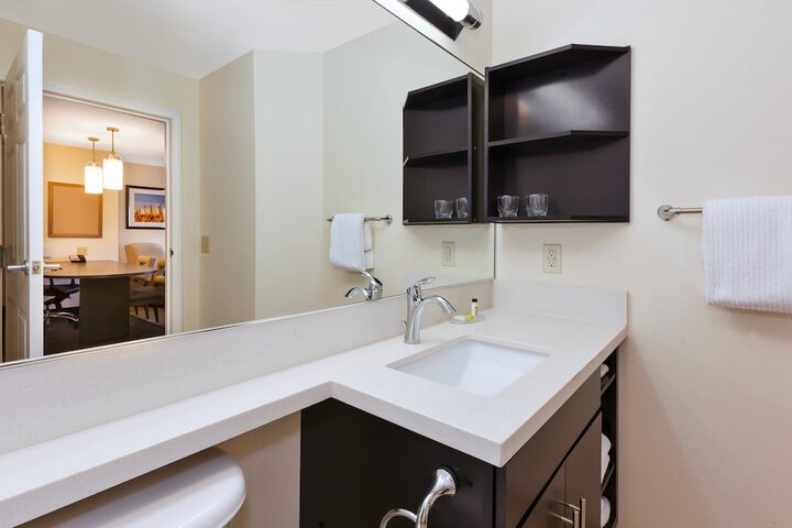 Room 15 of 27