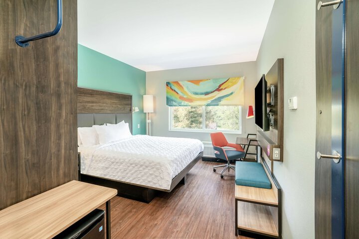 Room 13 of 36