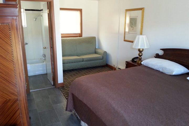 Room 10 of 36