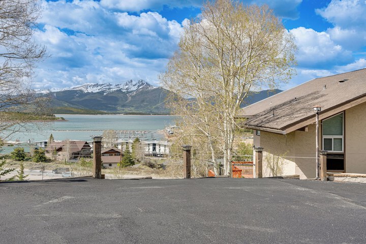 Hot Tub Relaxation: Luxe Summit Gem w / Mtn Views