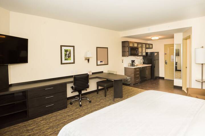 Room 32 of 40