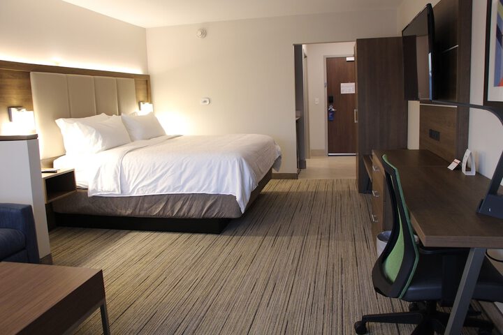 Room 64 of 148