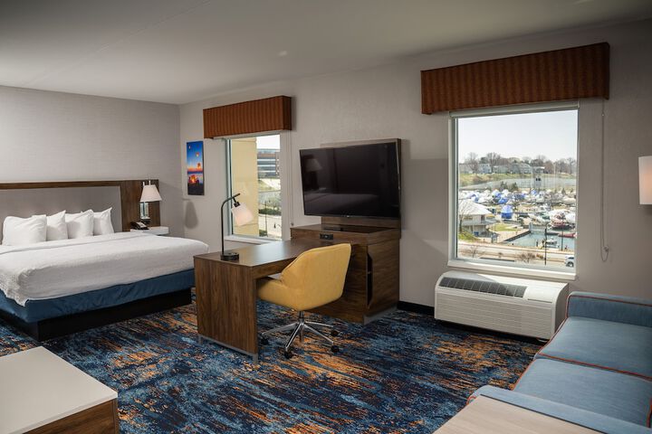 Hampton Inn & Suites Erie Bayfront