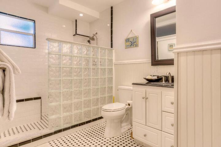 Key West Harbor Inn - Adults Only