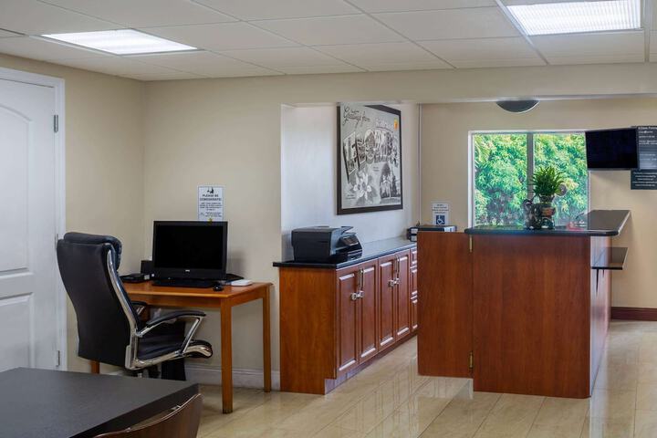 Business Center 22 of 22