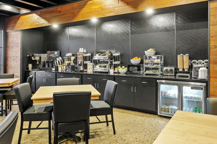 Breakfast/Coffee Service 74 of 99