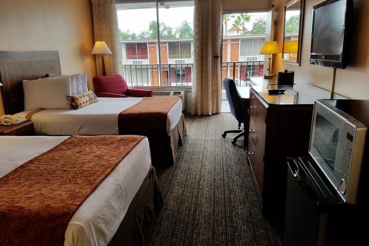 Room 9 of 10