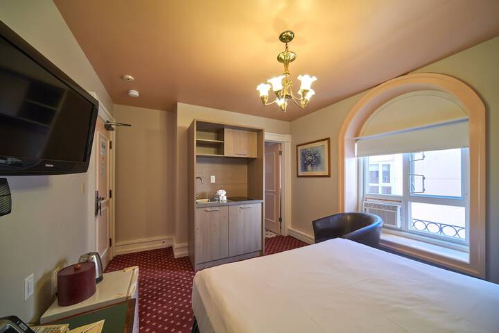Room 48 of 67