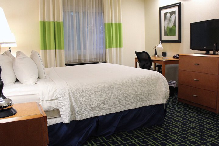 Room 12 of 19