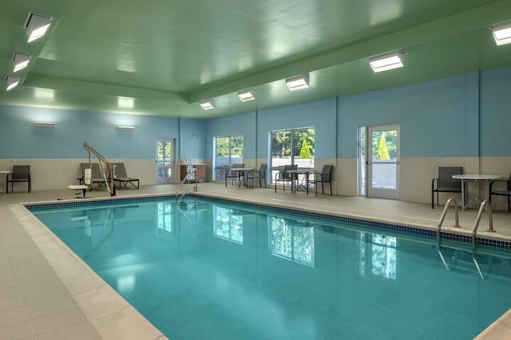 Holiday Inn Express Queensbury - Lake George Area by IHG