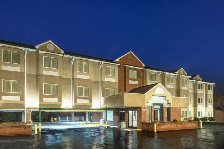 Microtel Inn by Wyndham Cornelius / Lake Norman
