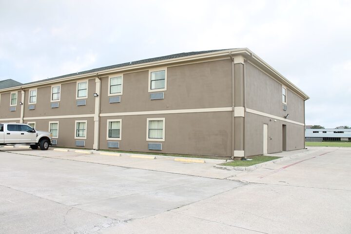 Hotel 4 of 120