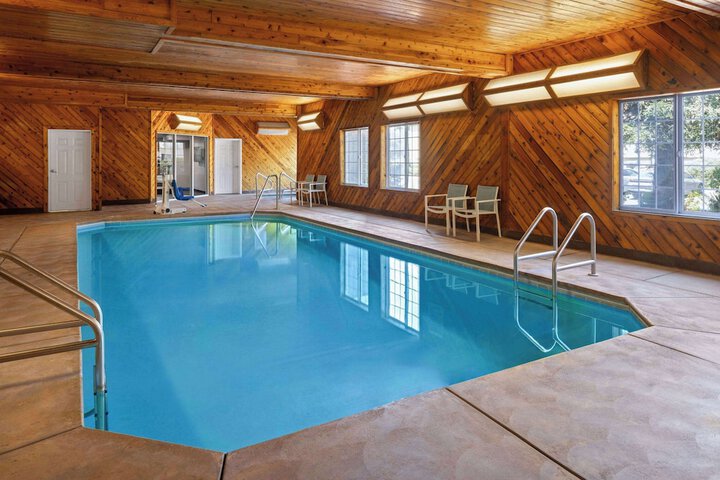 Pool 4 of 35