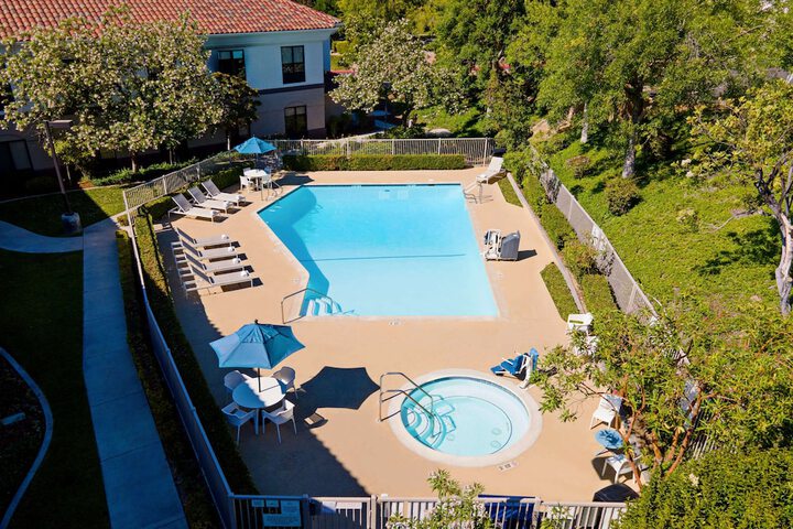 Pool 4 of 24