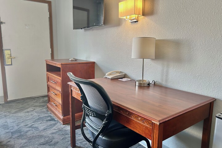 Room 16 of 52