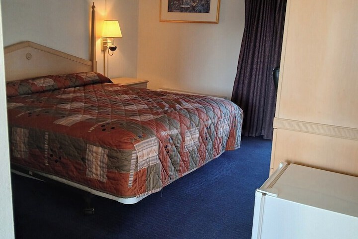 Room 8 of 26