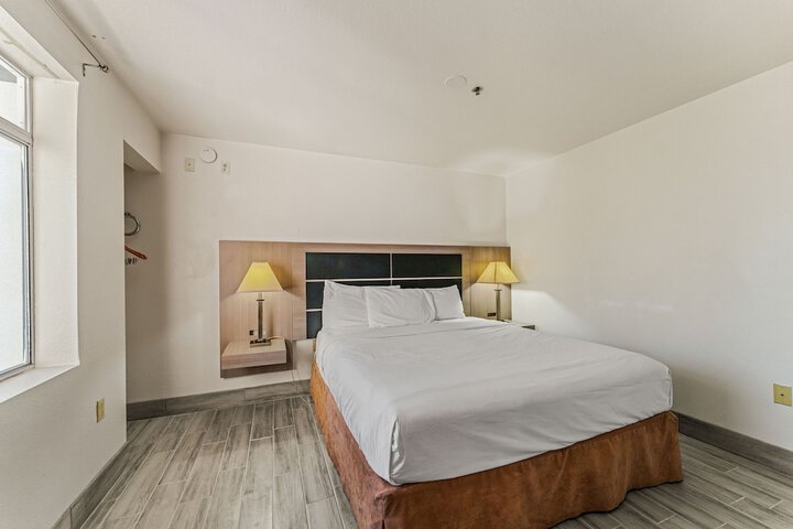 Metro Chandler Extended Stay