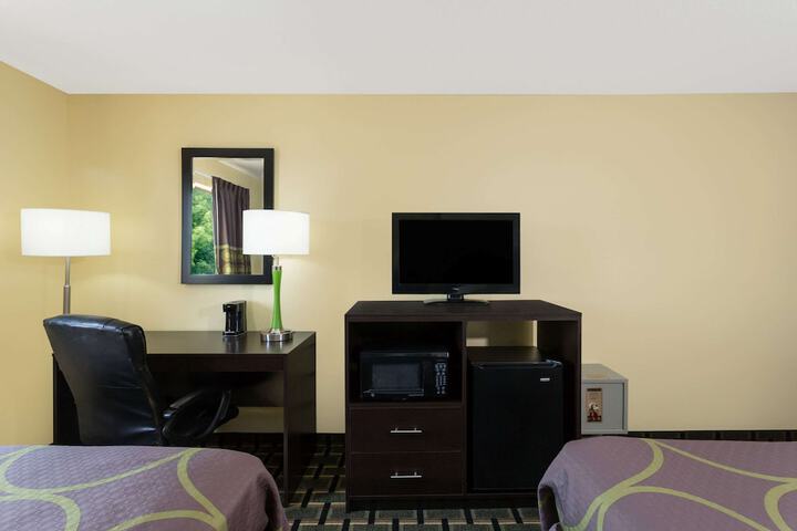 Room 9 of 15