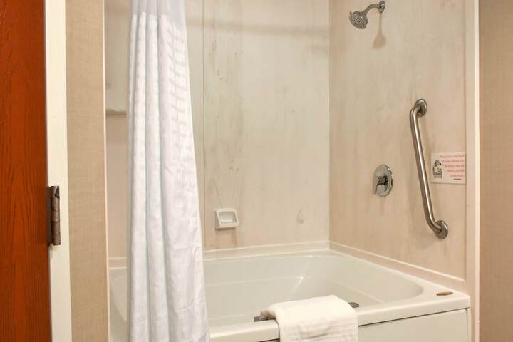 Comfort Suites Downtown Carlisle