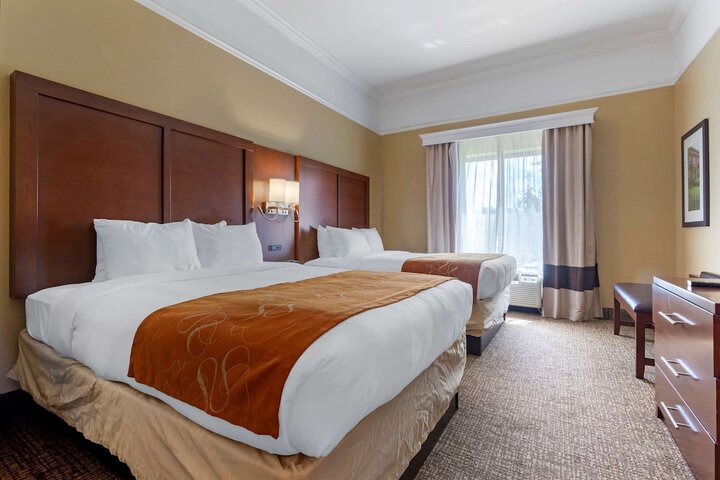 Comfort Suites Savannah North I-95
